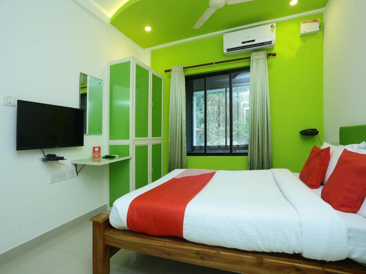 Hotel Oyo 9557 Near Kims Hospital Thiruvananthapuram Esterno foto