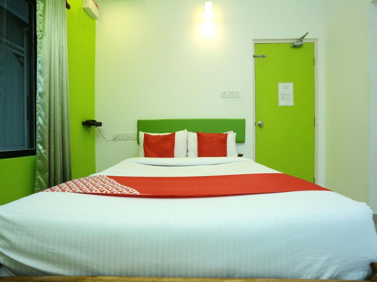 Hotel Oyo 9557 Near Kims Hospital Thiruvananthapuram Esterno foto
