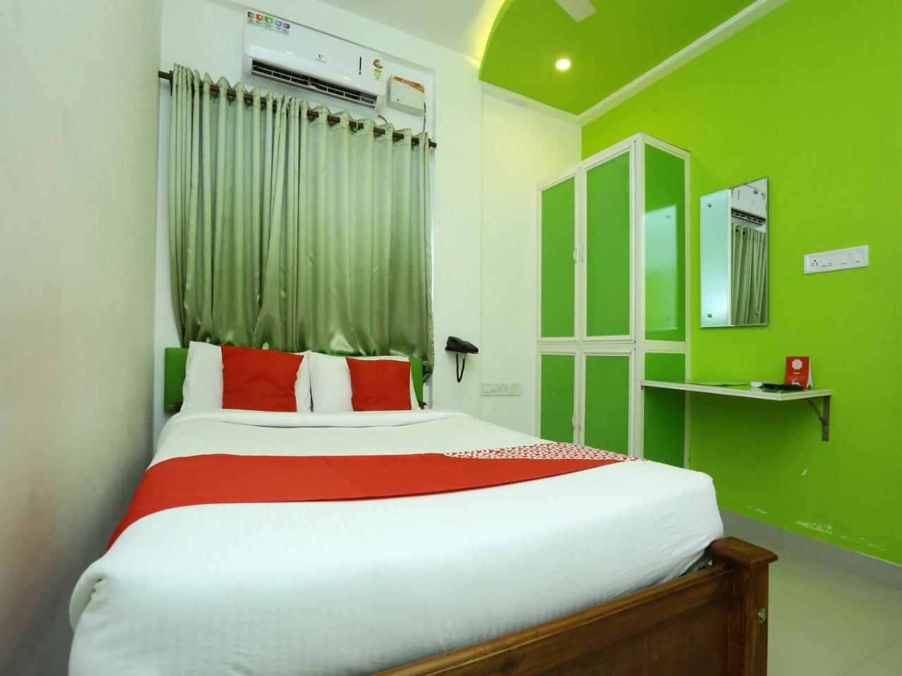 Hotel Oyo 9557 Near Kims Hospital Thiruvananthapuram Esterno foto