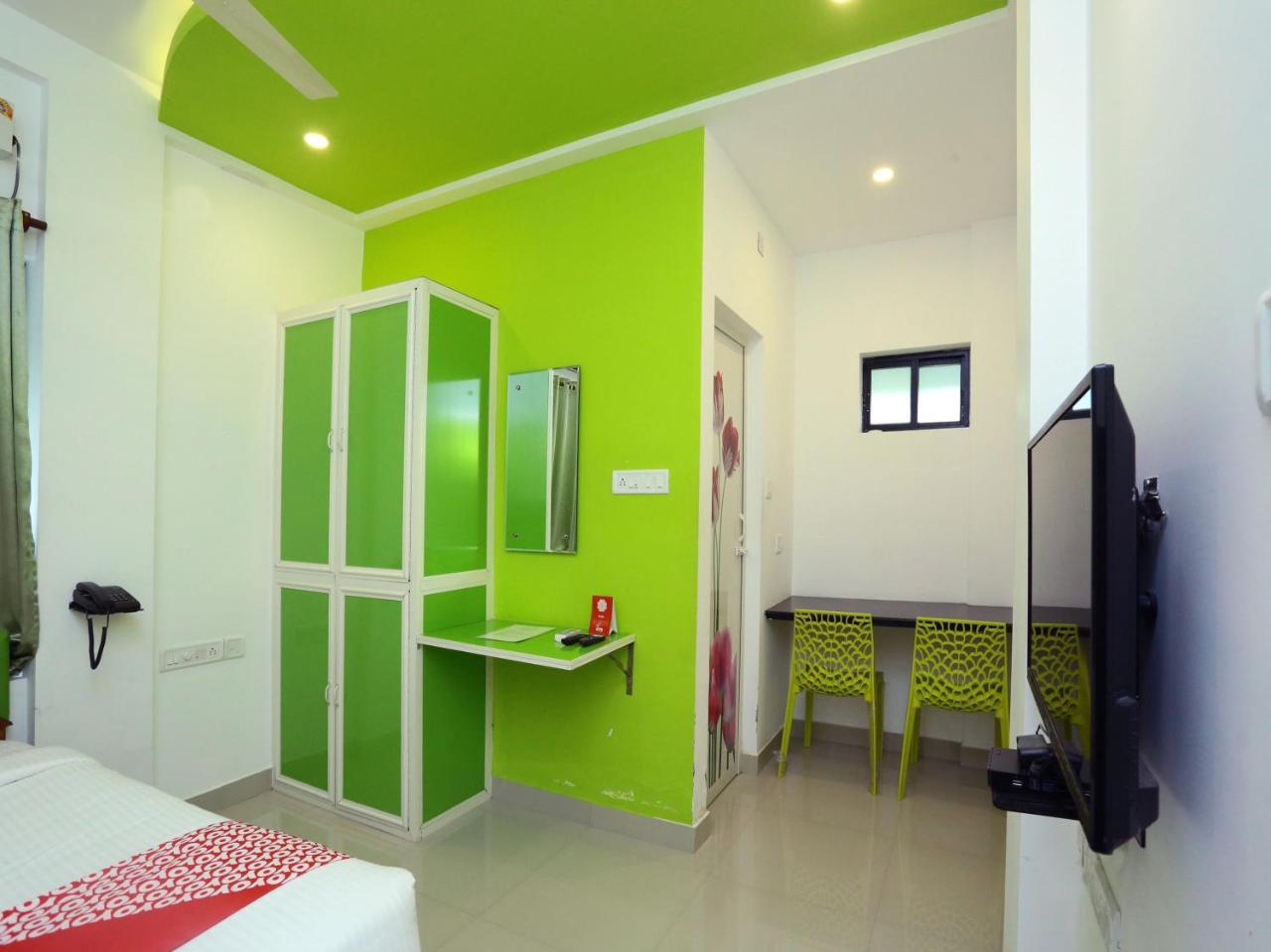 Hotel Oyo 9557 Near Kims Hospital Thiruvananthapuram Esterno foto