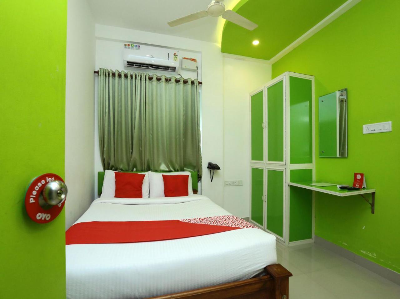 Hotel Oyo 9557 Near Kims Hospital Thiruvananthapuram Esterno foto